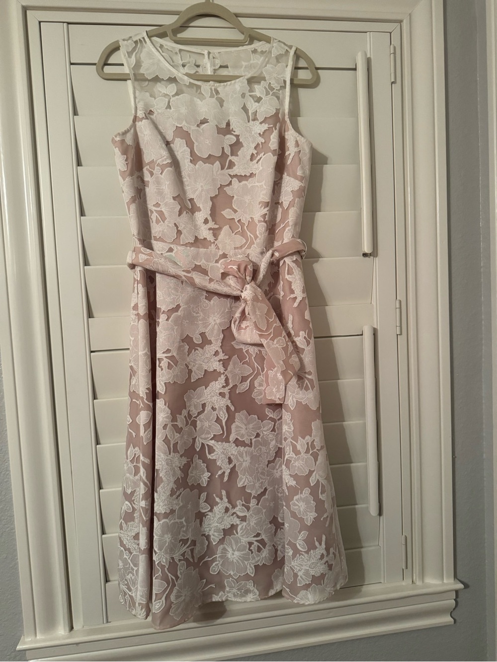 Jessica Howard Blush and White Lace Midi Dress with Tie Waist